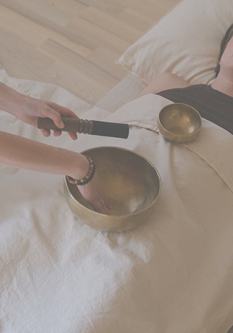 A sound treatment with a Tibetan singing bowl